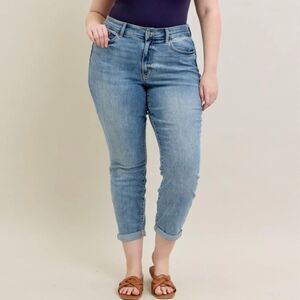 Judy Blue Mid Rise Bleach Wash Boyfriend Fit Stretch Jeans Size 14W NWT Cuffed
